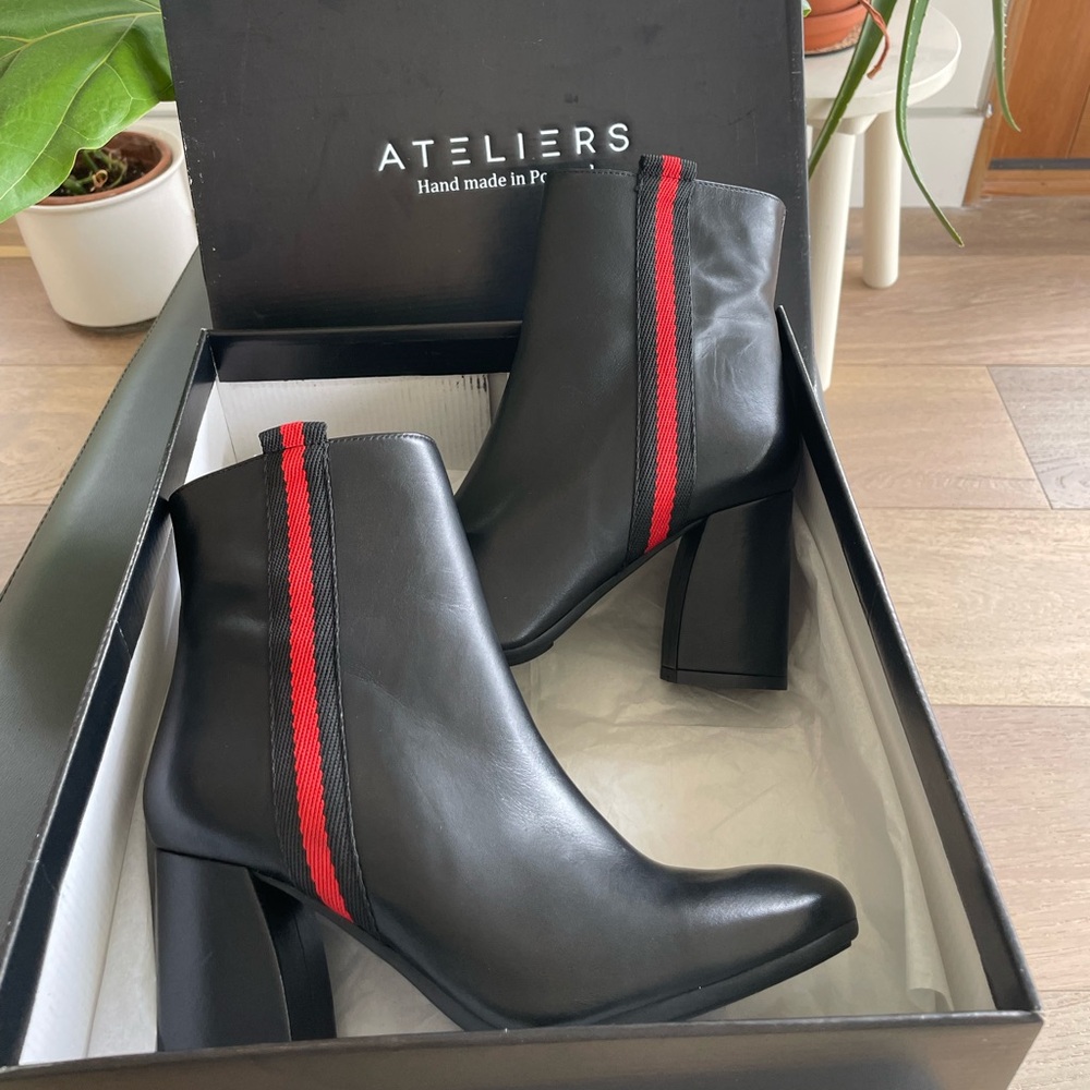 Ateliers high heeled booties